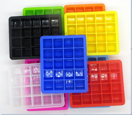 Komersial Tertutup Fancy Ice Cube Trays Compact Dengan Tutup Sehat Kapasitas Tinggi
