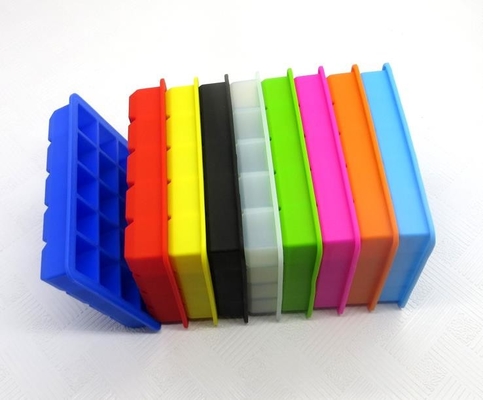 Komersial Tertutup Fancy Ice Cube Trays Compact Dengan Tutup Sehat Kapasitas Tinggi