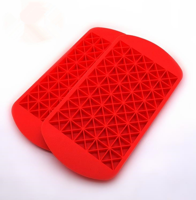 Mini Segitiga Silikon Es Batu Cetakan 160 Rongga Warna Merah Hitam Untuk Freezer