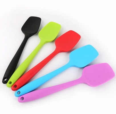 Inti Suhu Tinggi Silikon Non Stick Spatula Ukuran Besar Warna Disesuaikan