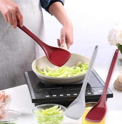 Kayu Butir gaya Food Grade Silicone Turner Alat Memasak untuk panci non-stick