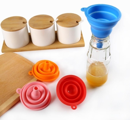 Ukuran kecil Gaya dilipat Food Grade Silicone Corong Peralatan dapur