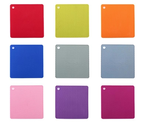 Alat-alat dapur silikon sarang lebah kecil berlapis 18,2 * 18,2 * 0,6 cm untuk bayi