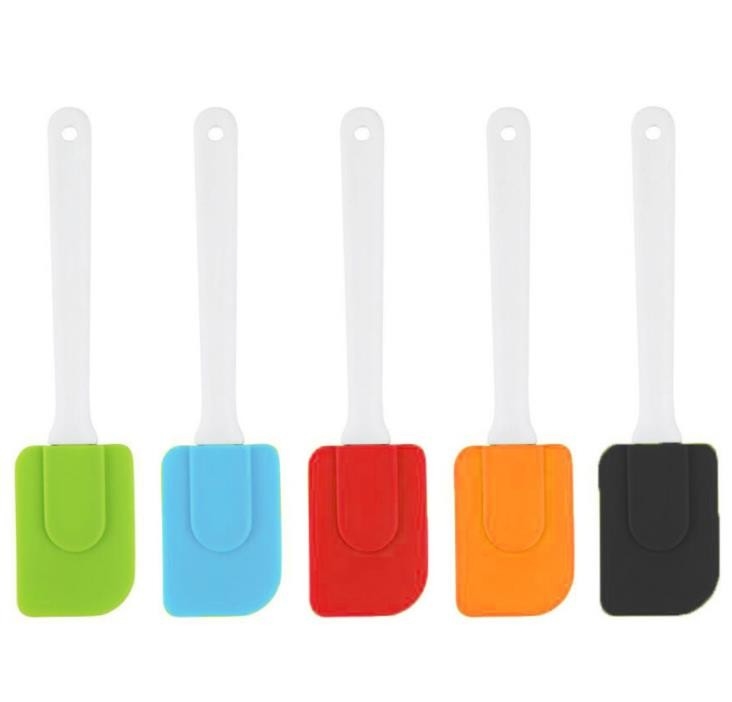 FDA Silicone spatula set dengan plastik menangani warna kustom patone tersedia